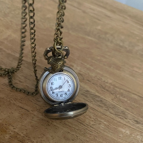 SOLD - Alice in Wonderland watch necklace - Picture 10 of 13